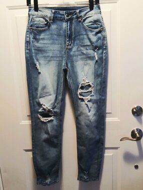 Straight Leg Torn/Distressed Jeans EUC